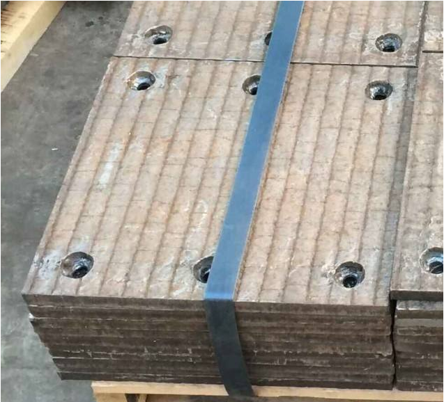 堆焊耐磨復(fù)合板.png 堆焊耐磨復(fù)合板.png