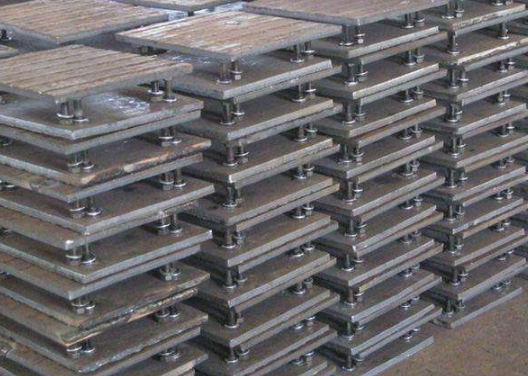 堆焊耐磨復(fù)合板.png 堆焊耐磨復(fù)合板.png