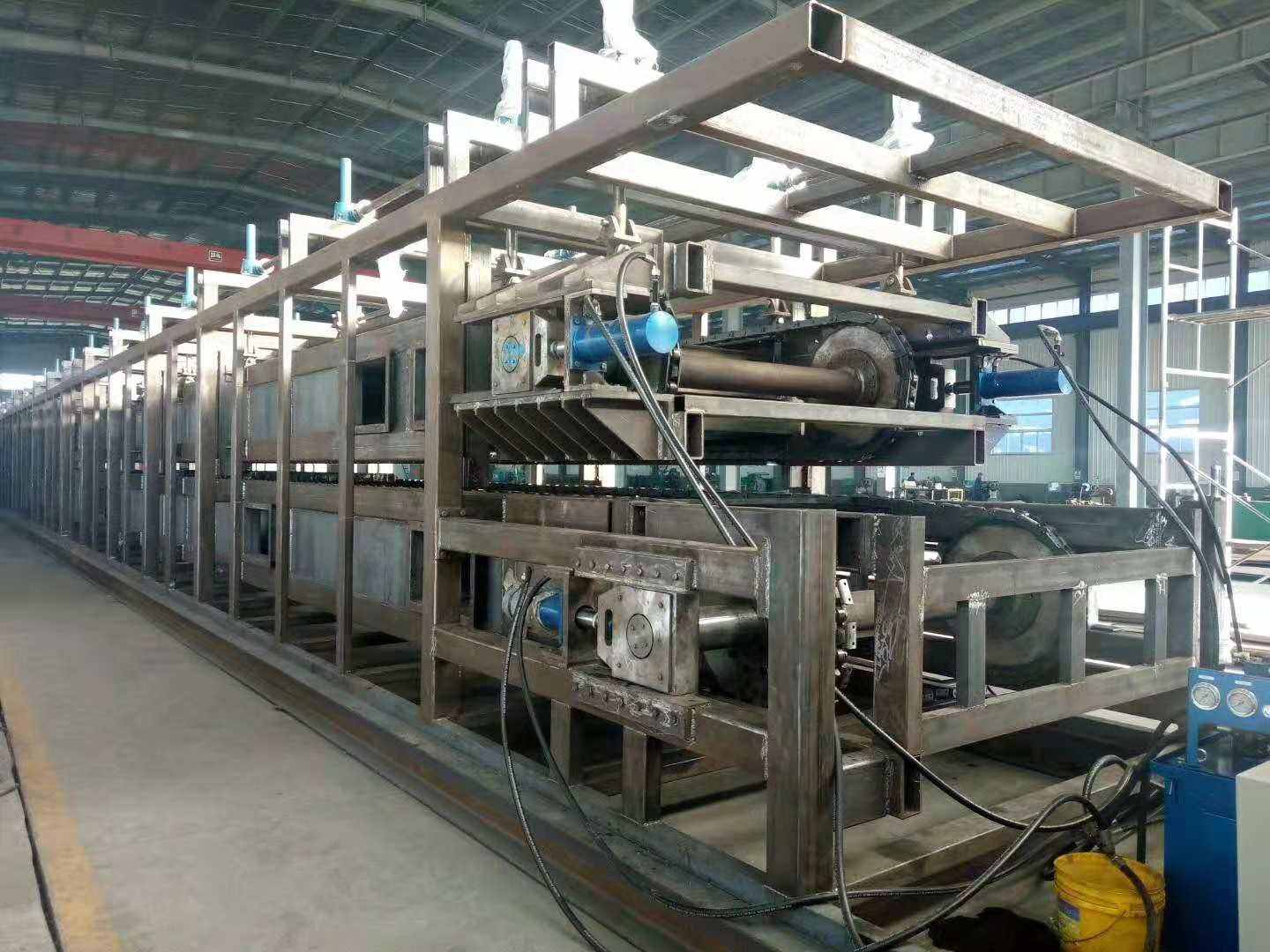 巖棉生產(chǎn)線.jpg 巖棉生產(chǎn)線.jpg